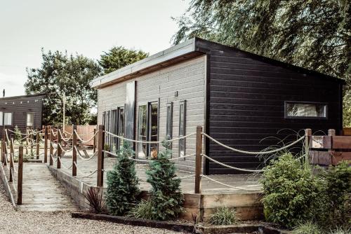 Black Bull Retreat, Barmston with Private Hot Tubs 2