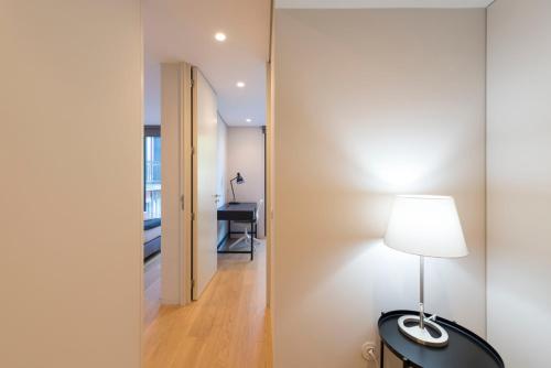 LovelyStay - Primrose 2BR Flat with Free Parking AC and Balcony - image 4