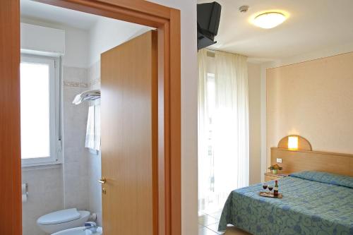 Hotel Marina - image 5