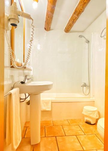 Delta Hotel - image 11