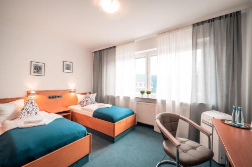 2 twin beds