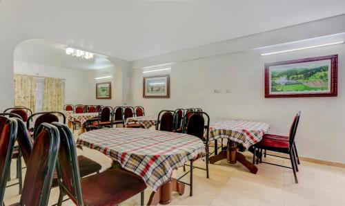 Restaurant, Treebo Atithi Bhavan, 1 Km From Ooty Lake in Ooty Lake