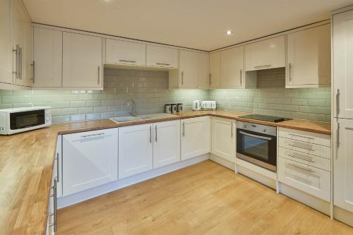 Sitwell Cottage - image 9