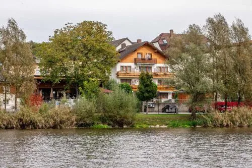 Landgasthof Moser & Restaurant Bootshaus in Windorf, Deutschland