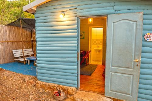 Entree, Back to Nature Camping & Huts in Mikhmannim