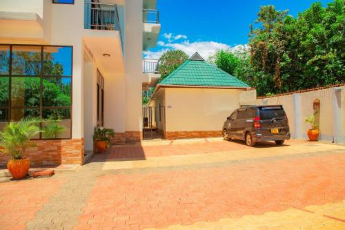Exterior view, Kilimanjaro White House Hotel in Moshi