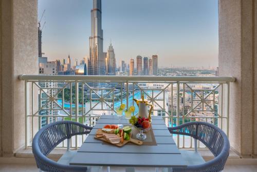 Durrani Homes - Designer 2BR Apt with stunning Burj khalifa and Fountain View Dubai