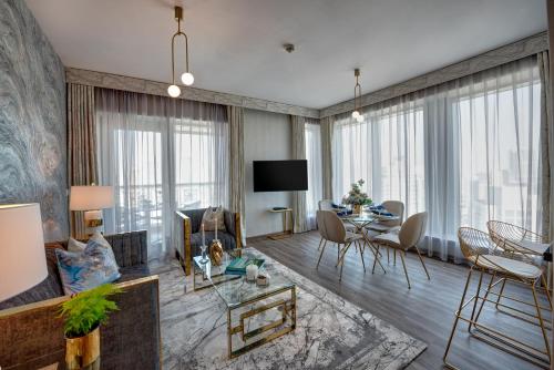Durrani Homes - Designer 2BR Apt with stunning Burj khalifa and Fountain View