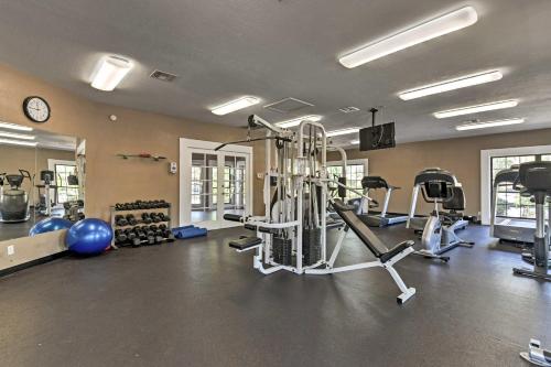 Modern Condo with Pool Access and Golfing Nearby!