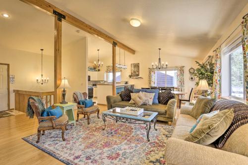 B&B Frisco - Homey Dog-Friendly Retreat with Deck in Dtwn Frisco! - Bed and Breakfast Frisco