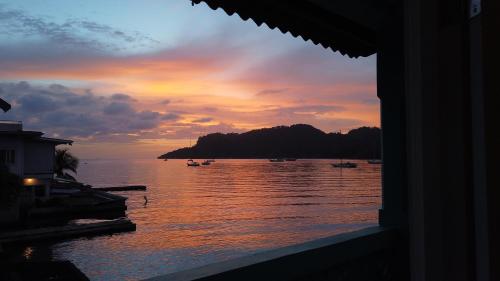 Kilátás, Casa Congo & Casa Rayo Verde - Restaurante - Galeria de arte in Portobelo