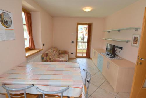 Apartment with Mountain View