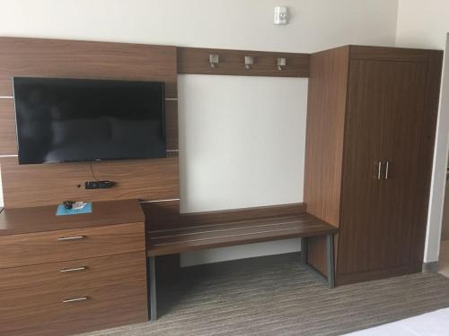 Holiday Inn Express & Suites - Brenham South, an IHG Hotel in Brenham, USA