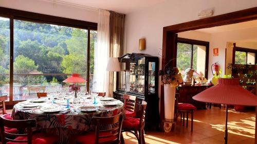 餐飲選擇, El Rincón de la ESPE (El Rincon de la ESPE) in 阿爾瓦拉特德索里塔