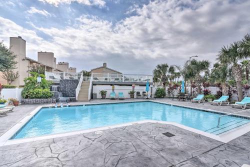 Romantic Galveston Retreat Bay View, Pool Access!