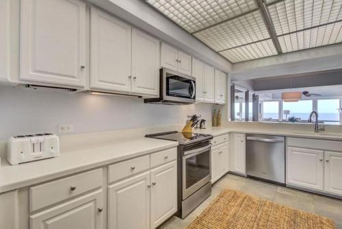 1405 Ocean Club - image 3