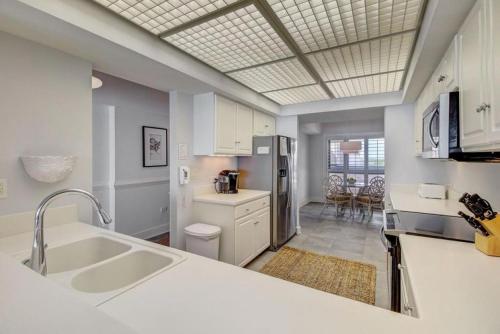 1405 Ocean Club - image 4