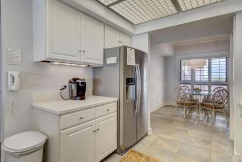 1405 Ocean Club - image 6