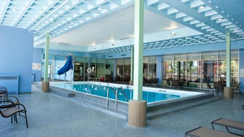 Holiday Inn Rock Island-Quad Cities By IHG - 수영장