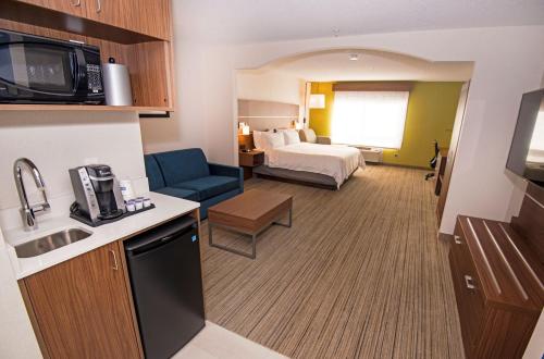 Holiday Inn Express Hotel & Suites-Hinton