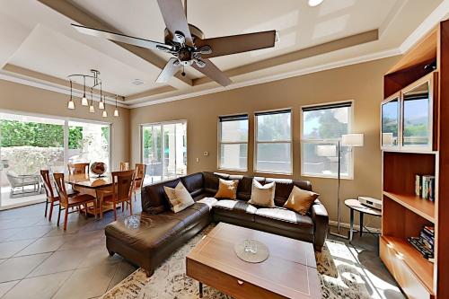 Lavish Retreat - Private Pool & Spa - Tennis Golf home - image 2