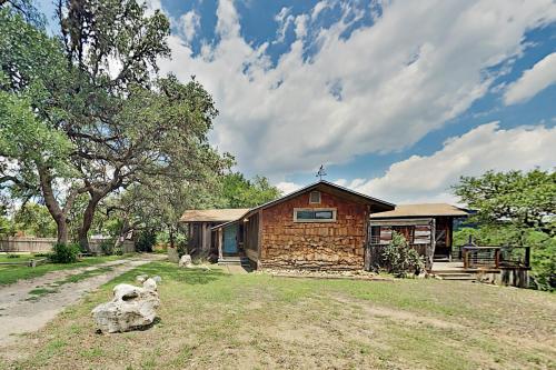 Lucky Goat House - Retreat Near Lake & Activities cabin - image 3