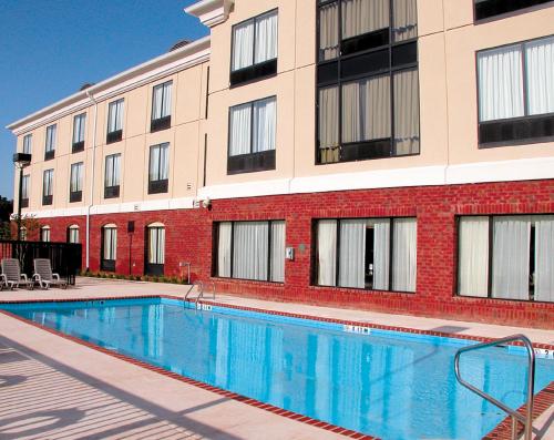 Holiday Inn Express Hotel And Suites Tupelo By IHG - 수영장