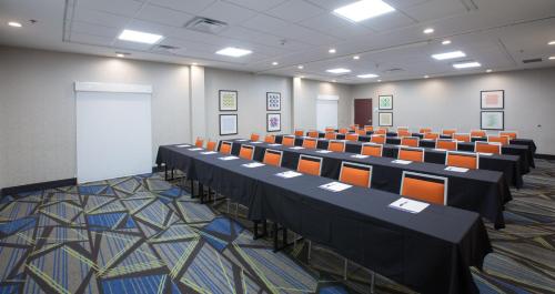 Holiday Inn Express Hotel And Suites Tupelo By IHG - 회의실/연회장