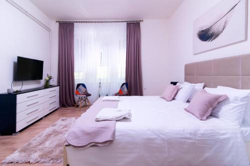 Jevrejska - Central Apartment with Free Parking