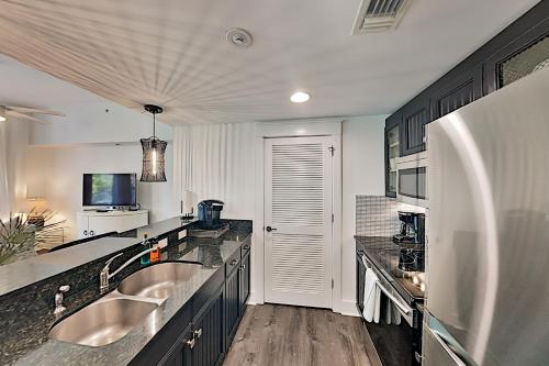 Luxe Observation Point with Pool Hot Tubs & Gym condo - image 8