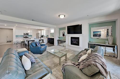 Brand-New Indian Palms Home with Private Pool & Spa home - image 2