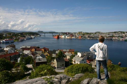 Thon Hotel Kristiansund - image 9