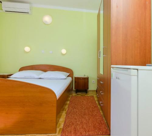 Standard Double Room - First Floor image 5