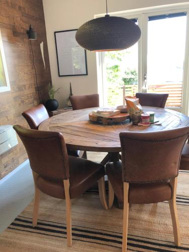 Aid og Svein’ s sentrumsnære panorama hjem in Kita