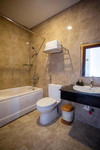 room detail thumbnail 2