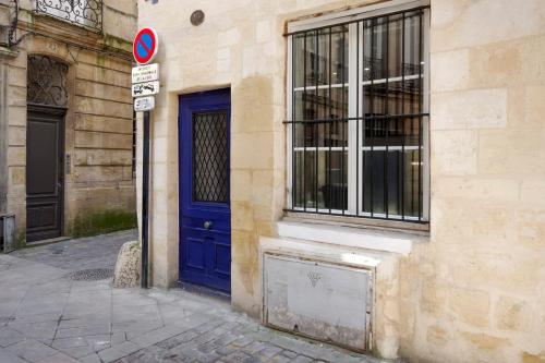 Nice apartment in the historic heart of Bordeaux