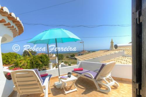  Meia Praia Villa Sleeps 5 WiFi in Meia Praia