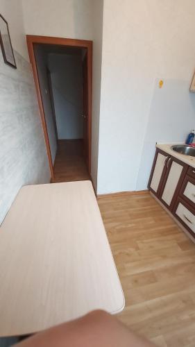 Apartment on Airport Street - image 14