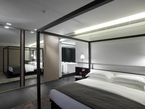 The Met Hotel - image 9