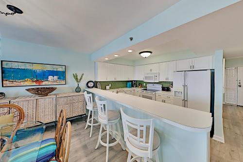 Oceanfront Condo in Beach Club III with Luxe Pool! condo - image 4