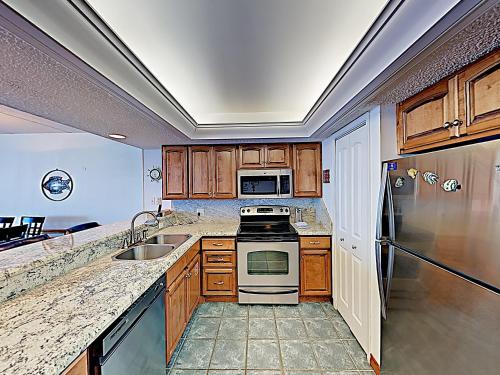 New Listing! Sand & Sun - Beachfront Unit 703 condo - image 4