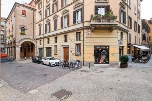 Guesthost - Nel Cuore Del Centro Storico Cozy Apartment - Bologna