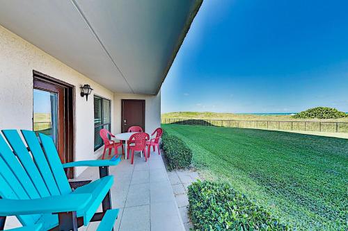Renovated Saida Towers Getaway with Pool & Hot Tub condo - main image