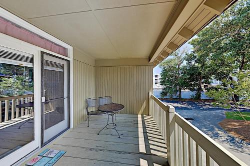 Charming Coastal Getaway - 2 Pools - Walk to Beach cottage - main image