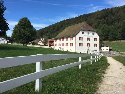 Auberge de Bellelay Restaurant Chez Aron Balde in Bellelay, Schweiz