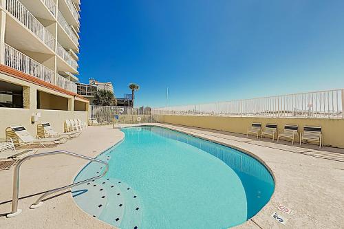 Dazzling Gulf-View Condo with 2 Pools Walk to Pier condo - main image