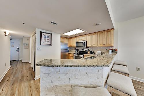 Luxe Grande Cayman Resort Condo with Pools & Beach condo - image 4