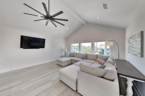 New Canal-Front Home with Private Pool Spa & Dock! home - main image