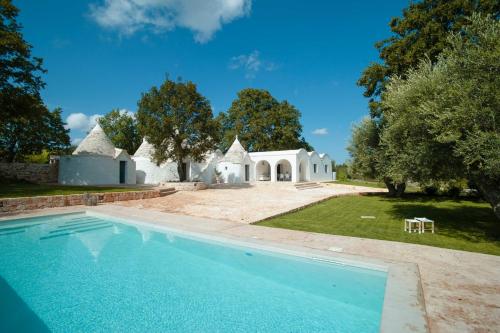 HelloApulia - Charming Trulli Almadari, Cisternino (foto 3)
