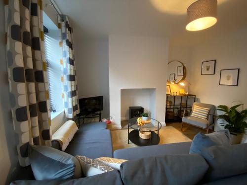 Guestroom, Pillow Properties - Barnsley Centre in Barnsley